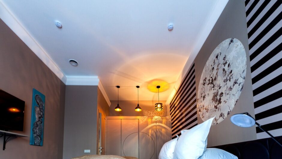 Comment rendre une chambre chaleureuse par la simple installation d’appliques luminaires ?